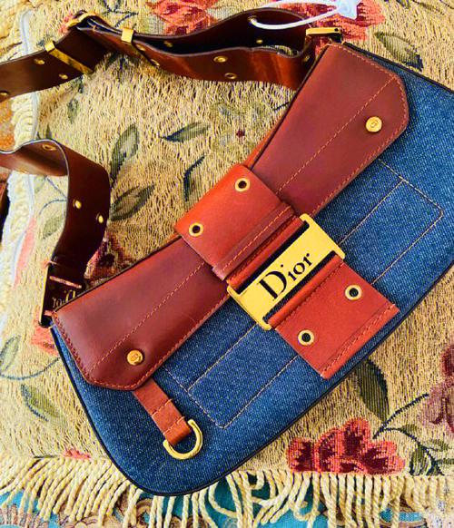 迪奥官网官方网包包,dior迪奥中国官网入口