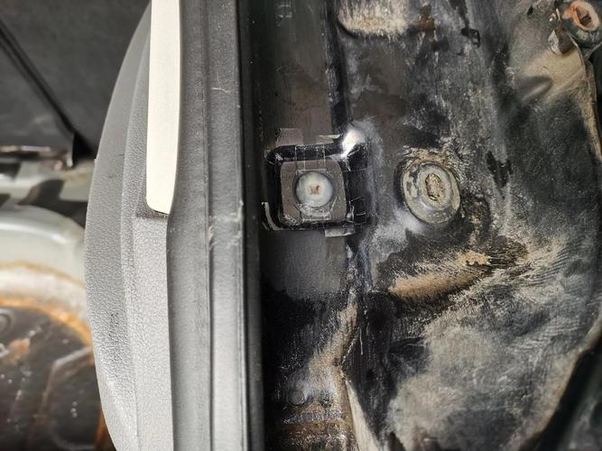 福睿斯后备箱不能自动弹起来,福睿斯后备箱关不上怎么回事