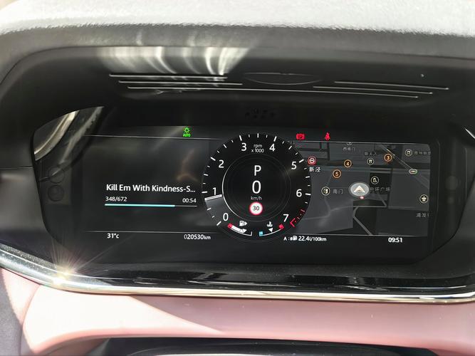 路虎极光100公里油耗(路虎极光一百公里多少钱油费)