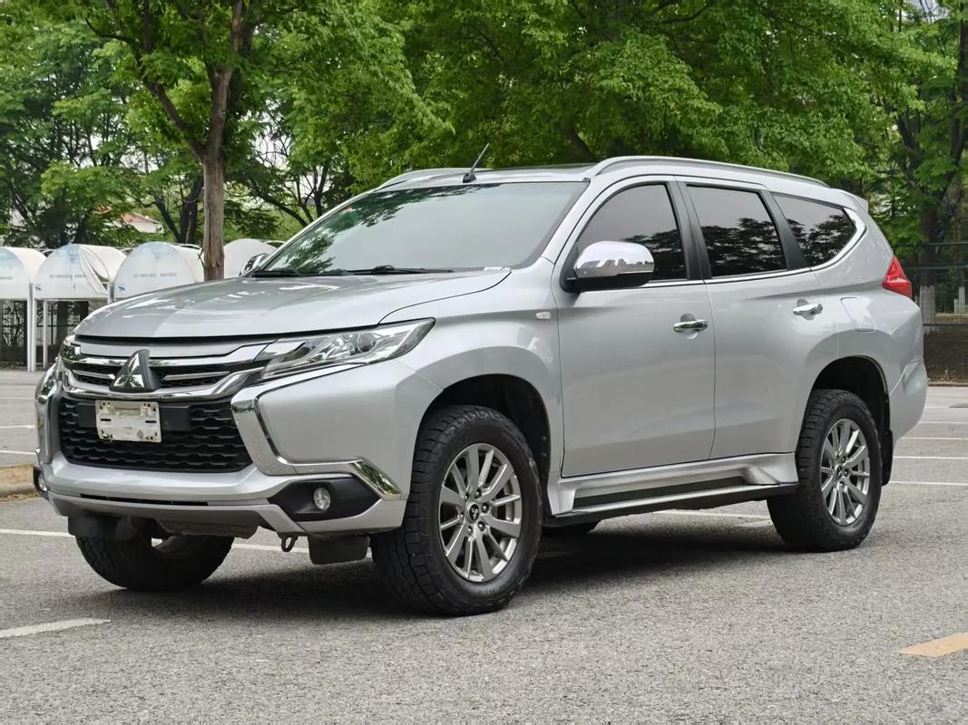 帕杰罗劲畅怎么样 帕杰罗2025款报价及图片