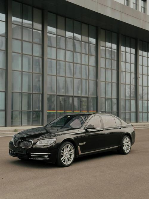 宝马760liv12(宝马760liv12气缸排列顺序)