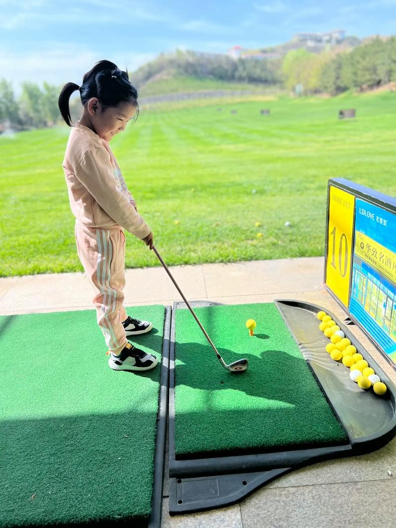 打一场高尔夫大概多少钱／打一次高尔夫球多少钱？