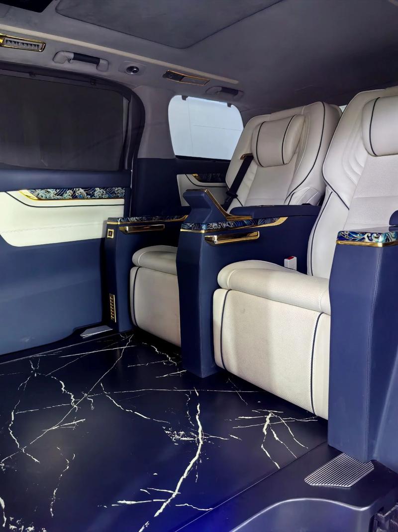 埃尔法商务车报价2022款图片 埃尔法商务车报价2020款内饰图片