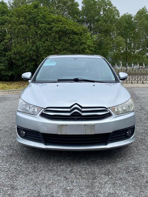 15年的雪铁龙世嘉值多少钱/一五年雪铁龙世嘉新车多少钱