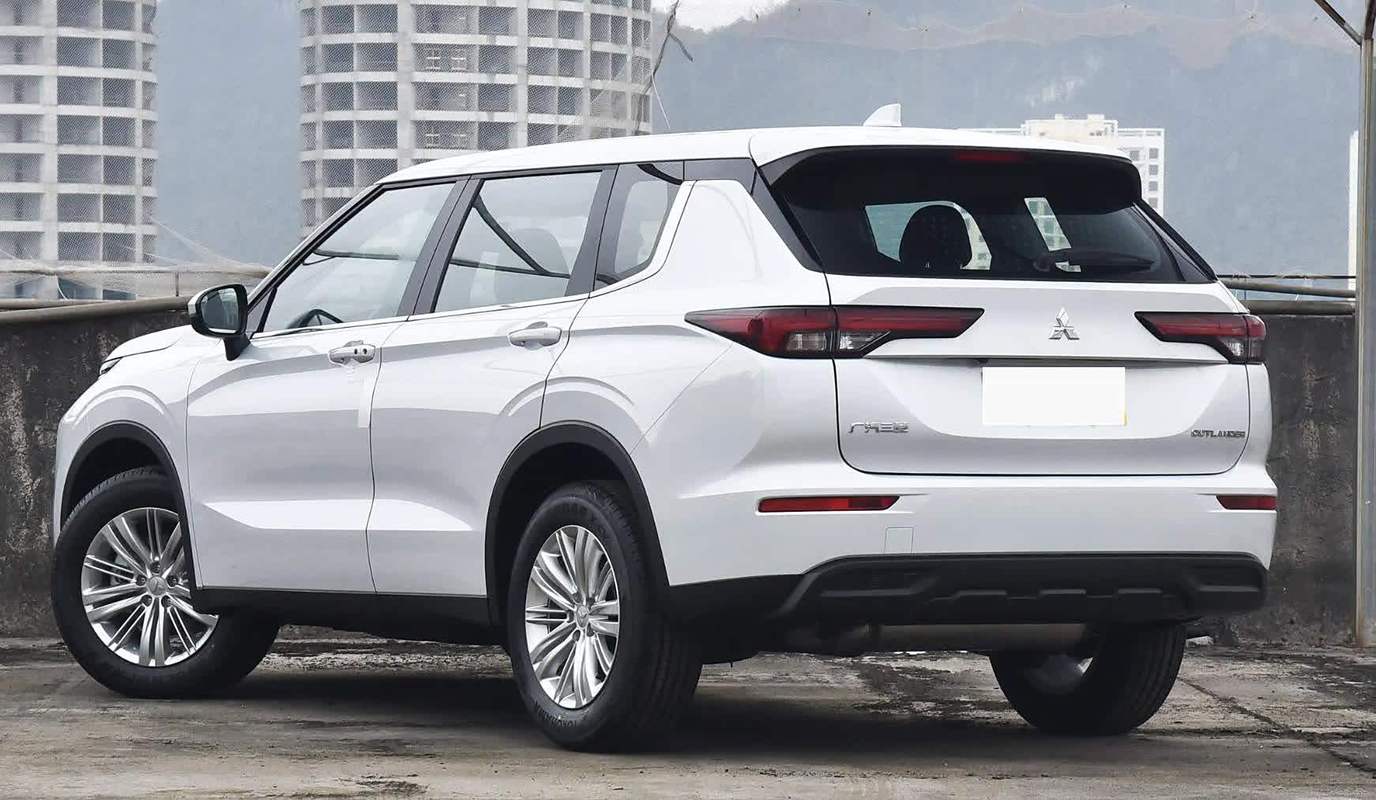 三菱7座suv(三菱7座车图片)