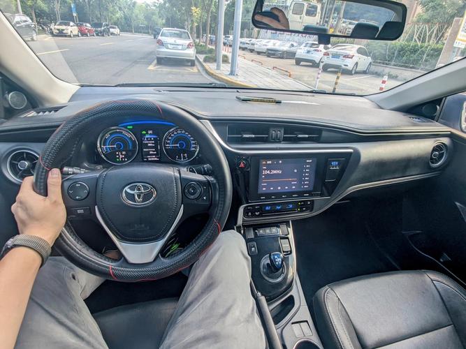 丰田雷凌内饰图片,雷凌内饰图解